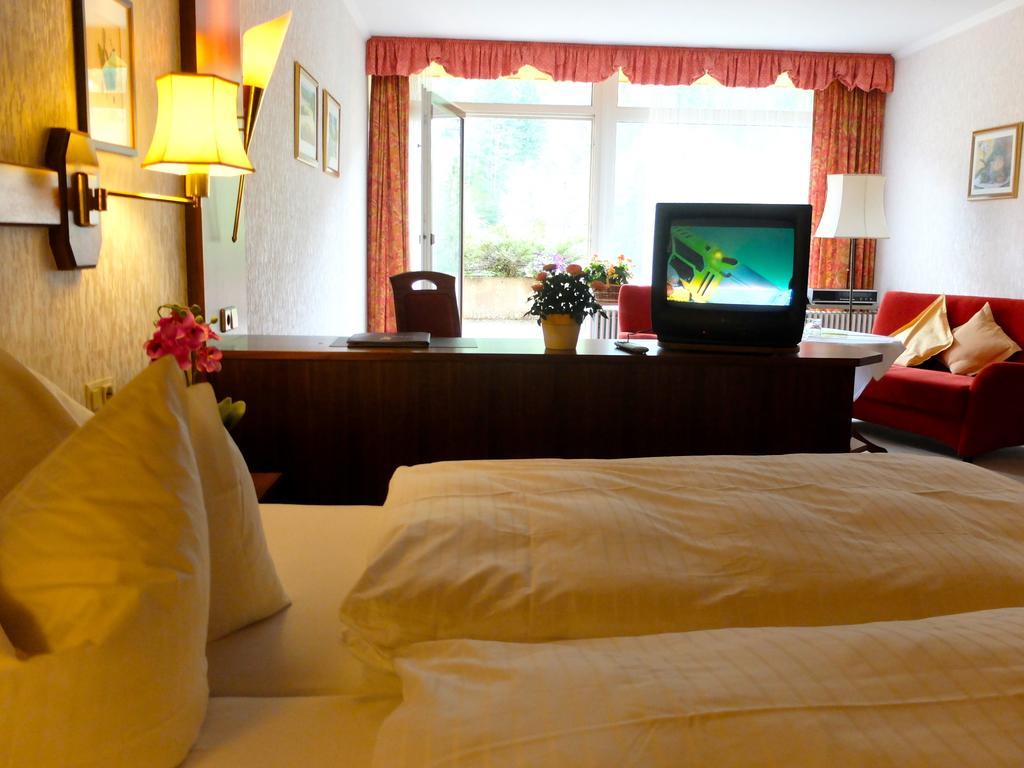 Hotel Valsana Am Kurpark Bad Wildbad Bilik gambar